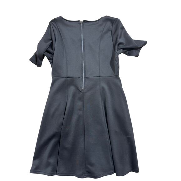 Torrid Black Fit & Flare Dress Size 0 , 10/12 V-Neck Skater Dress Little Black - Picture 3 of 5